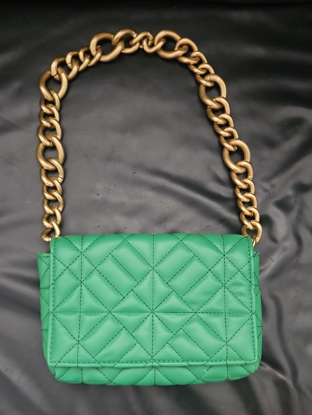 Zara Quilted Green Shoulder Medium Purse Bag Gold Chain Hardware - Picture 2 of 11